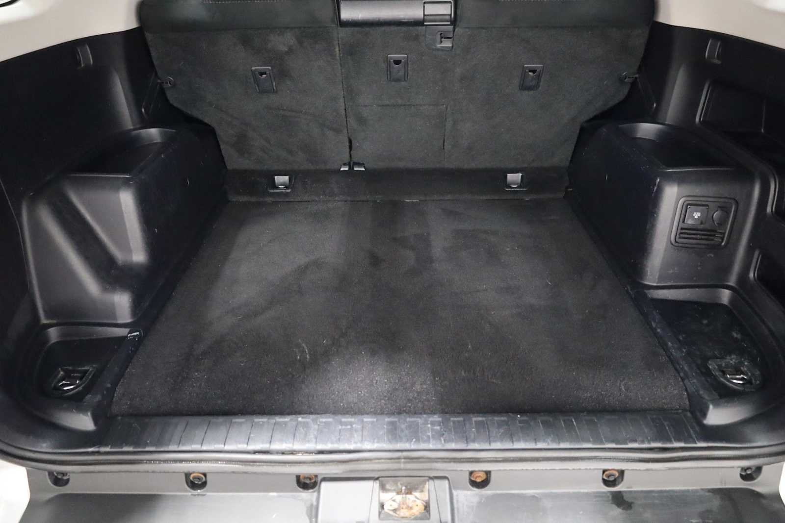 Thumbnail: 2014 Toyota 4Runner - 38