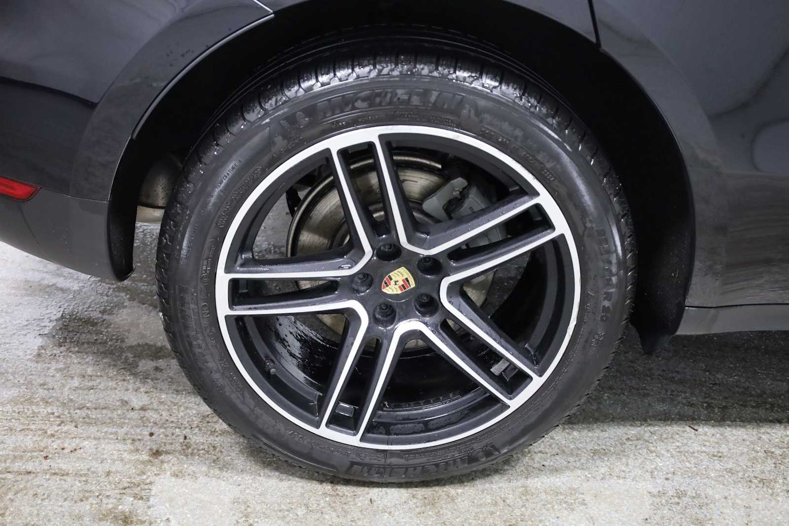 Thumbnail: 2020 Porsche Macan - 38