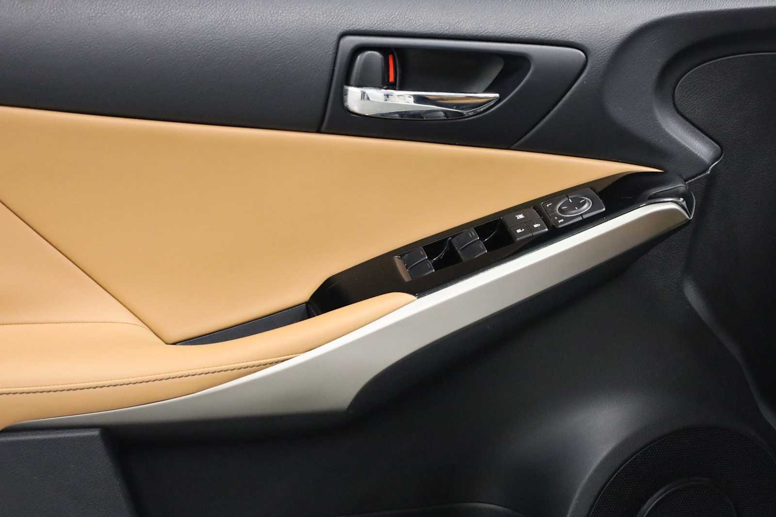 Thumbnail: 2016 Lexus IS - 16