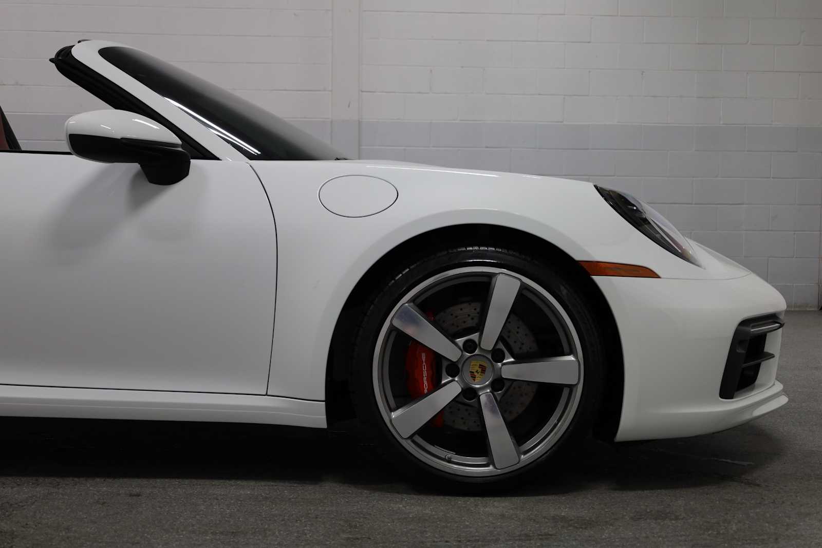 Thumbnail: 2024 Porsche 911 - 10