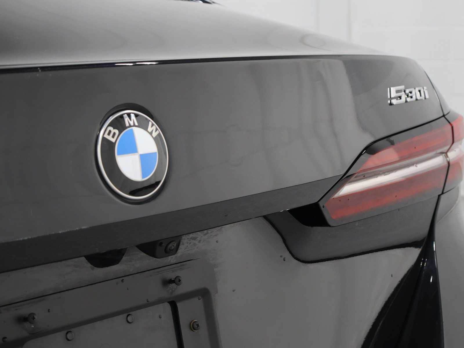 Thumbnail: 2024 BMW 5 Series - 8