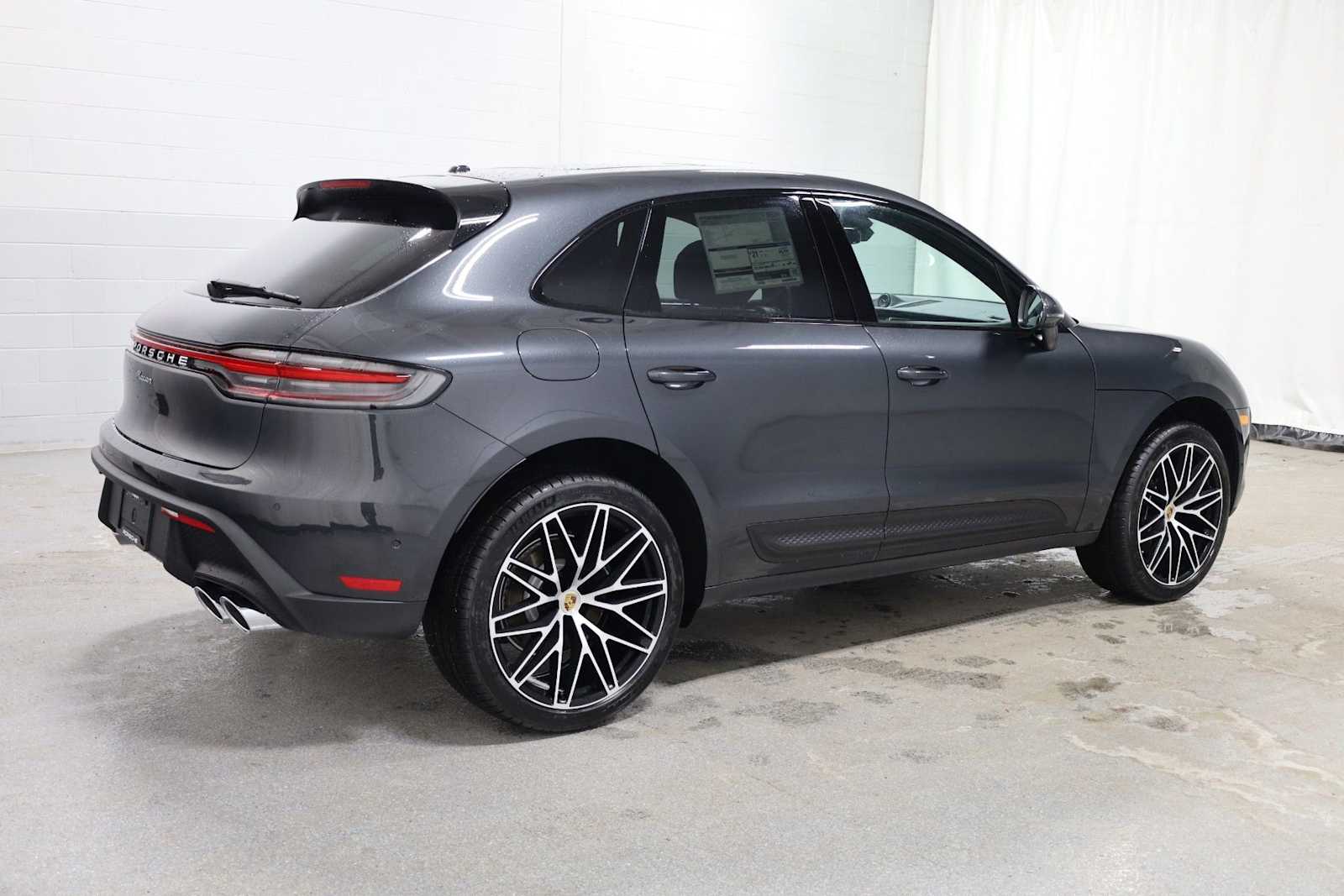 Thumbnail: 2026 Porsche Macan - 9