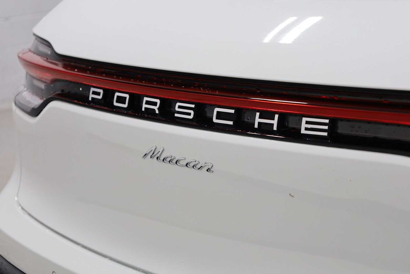 Thumbnail: 2026 Porsche Macan - 8