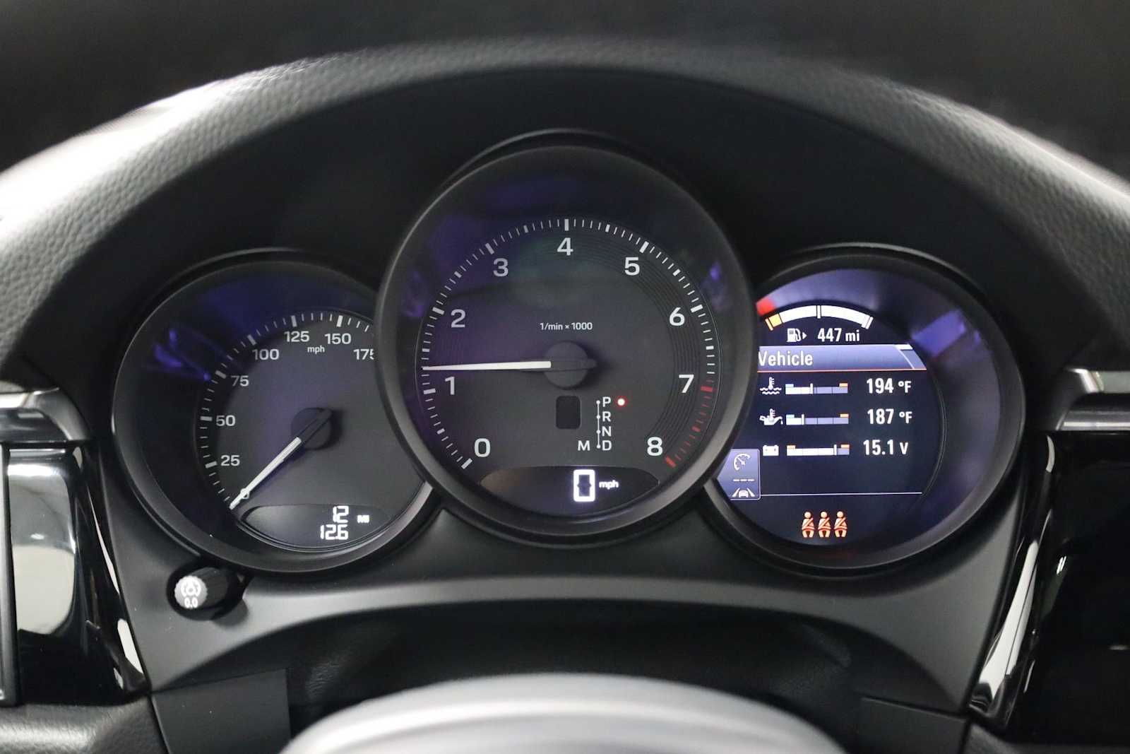 Thumbnail: 2026 Porsche Macan - 24