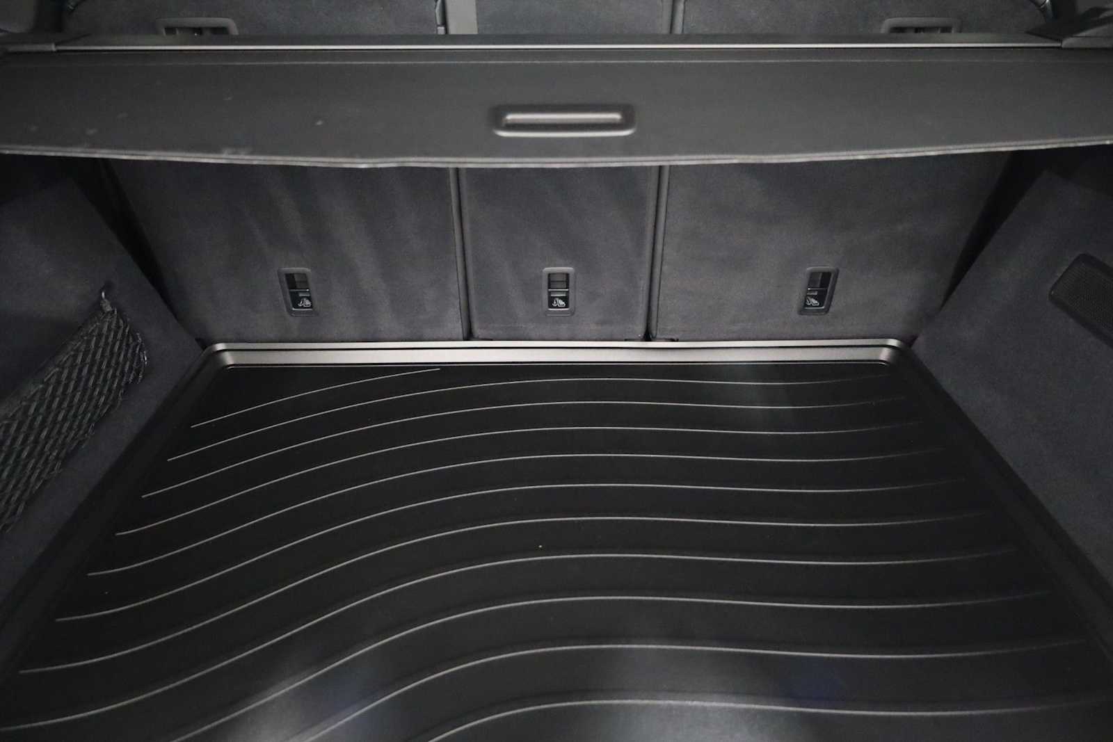 Thumbnail: 2024 Porsche Cayenne - 36