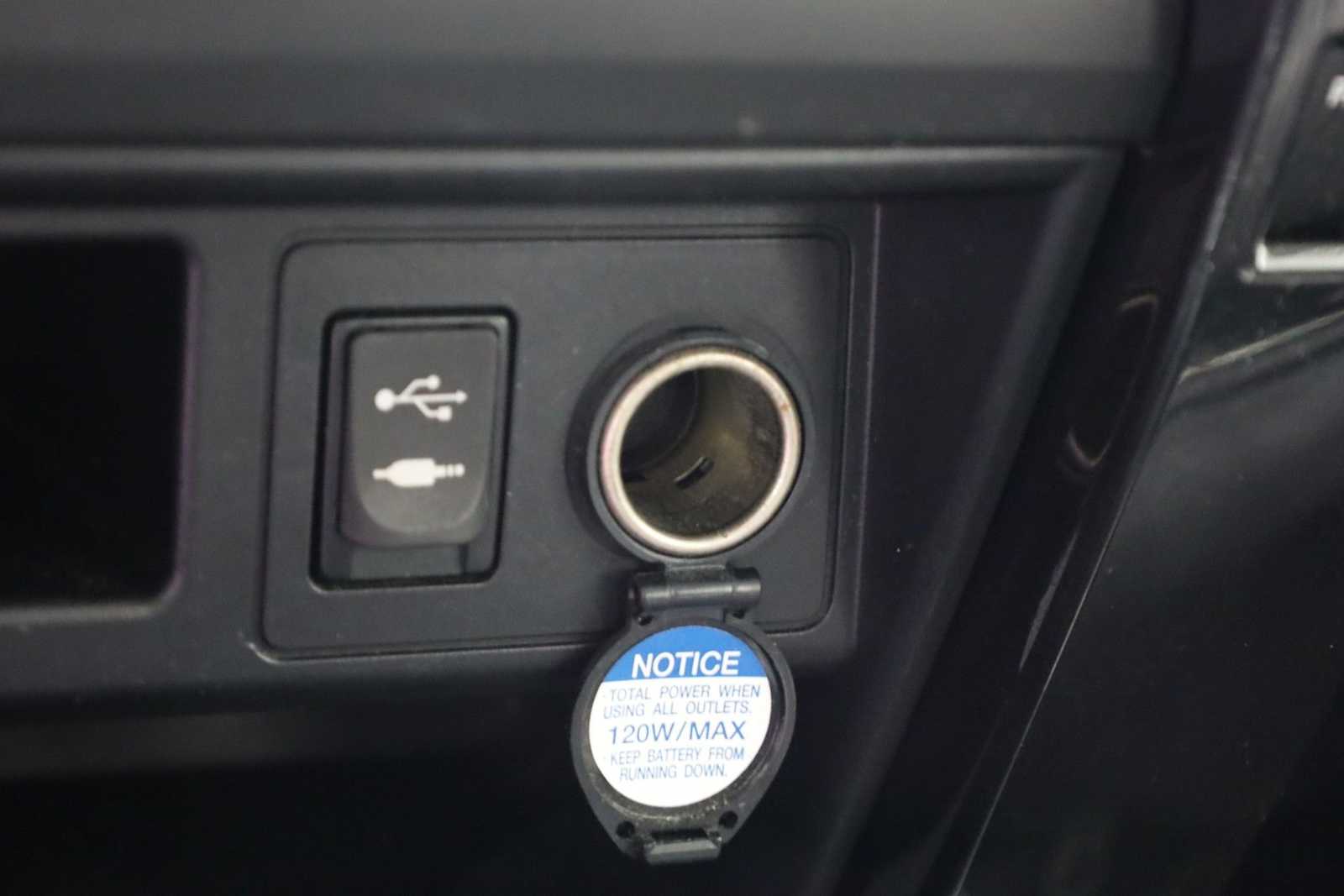 Thumbnail: 2014 Toyota 4Runner - 32