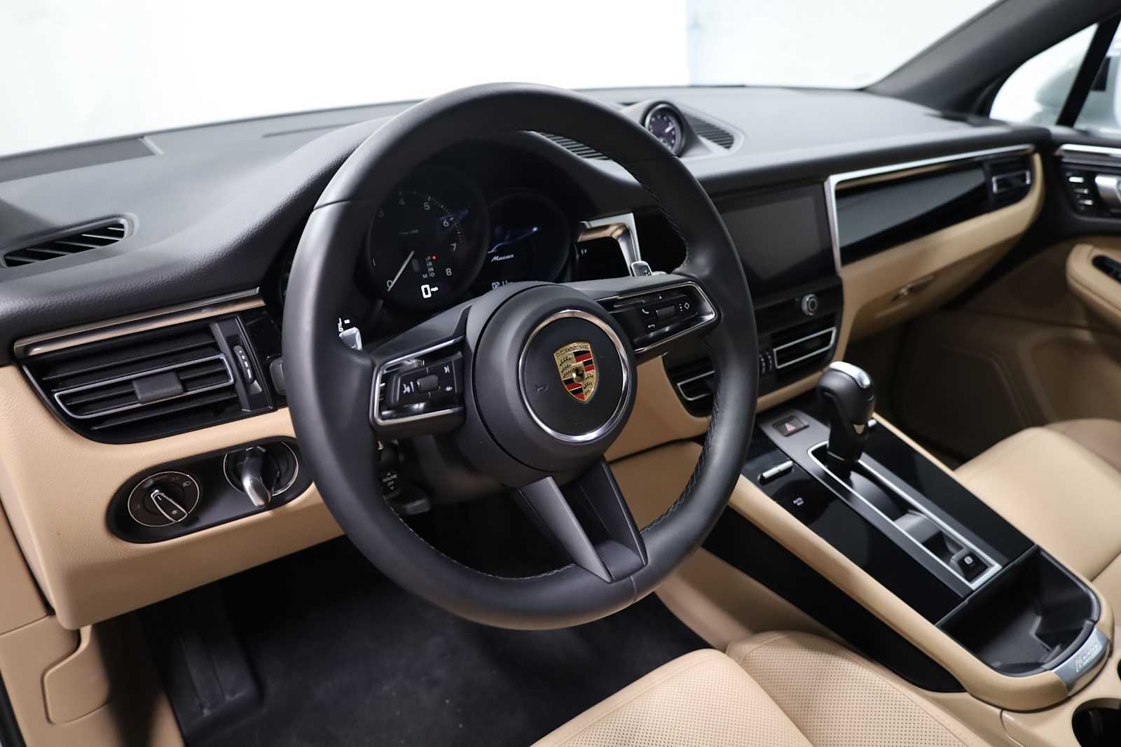 2023 Porsche Macan  4