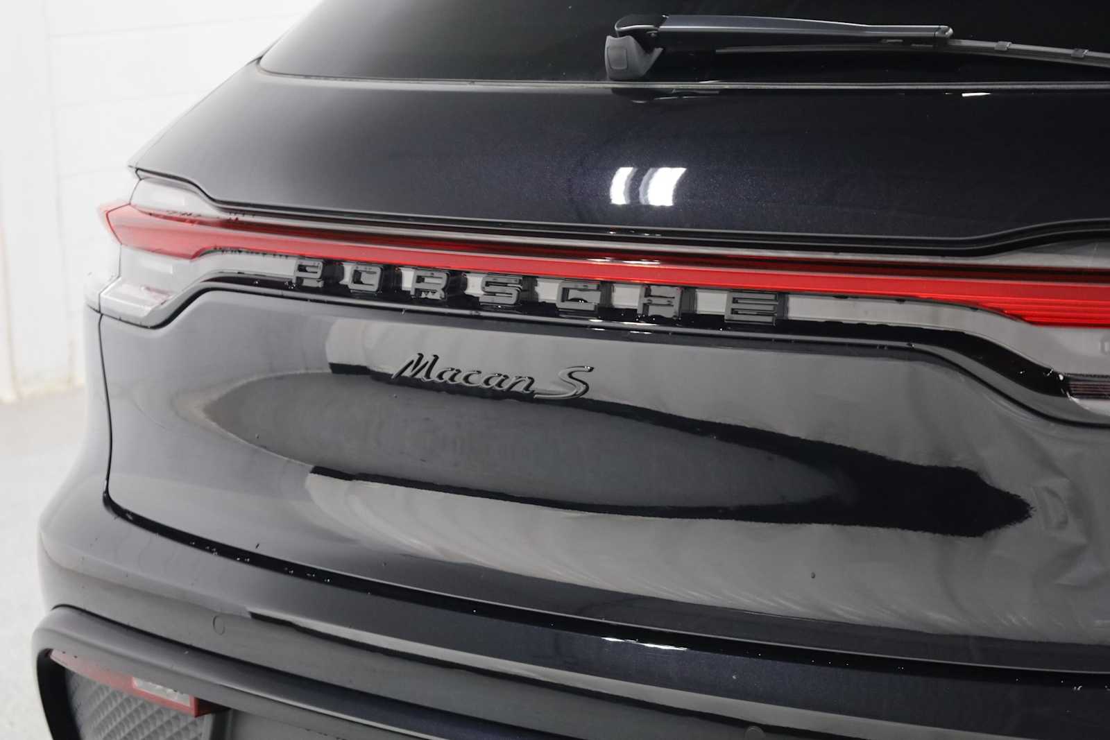 Thumbnail: 2025 Porsche Macan - 8