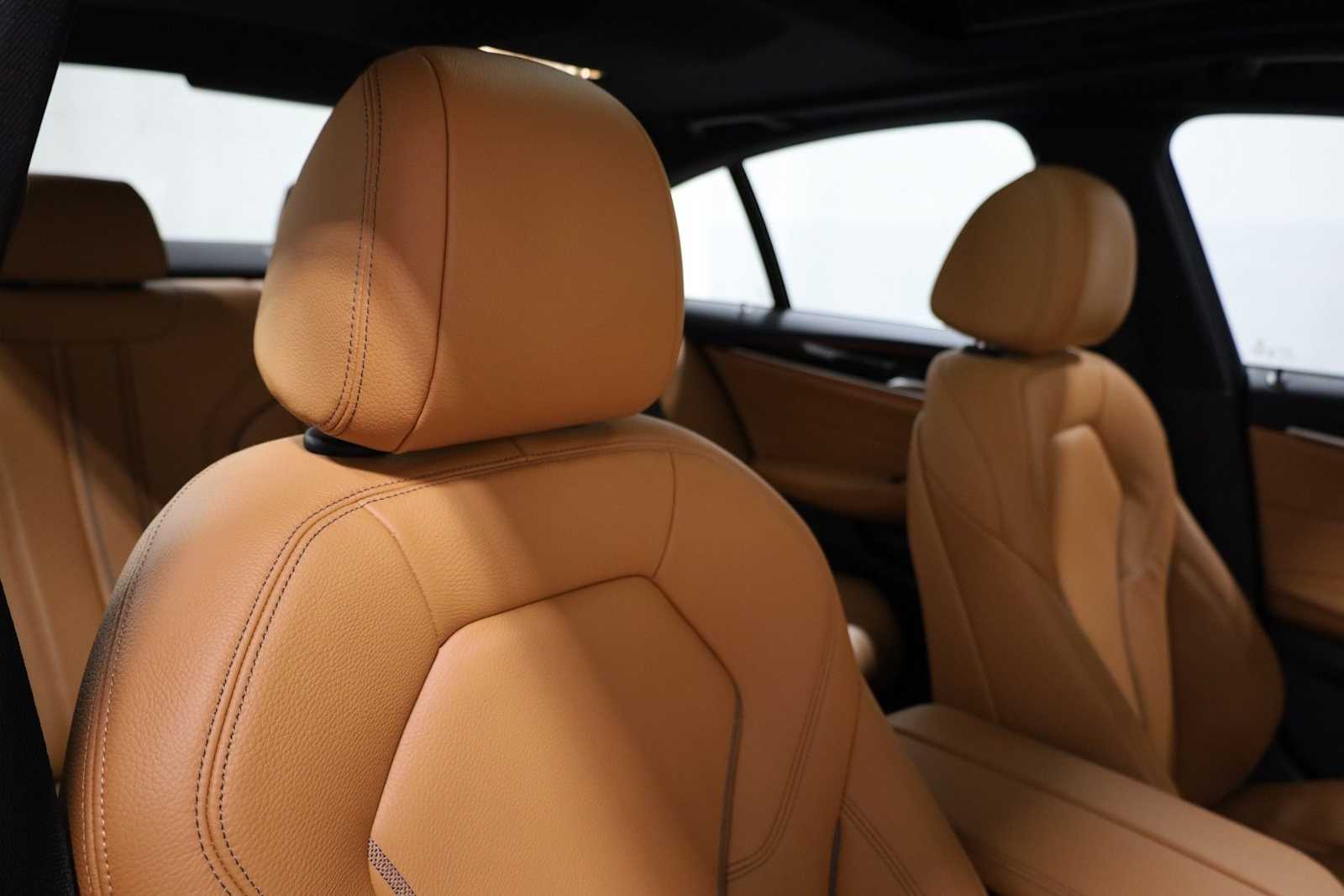 Thumbnail: 2022 BMW 5 Series - 21