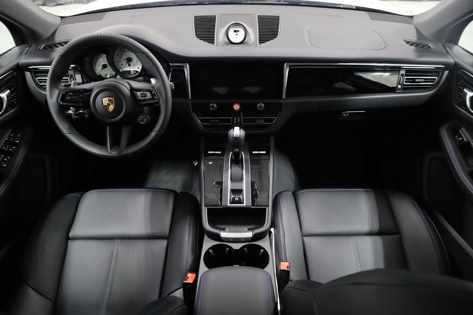 Thumbnail: 2025 Porsche Macan - 26