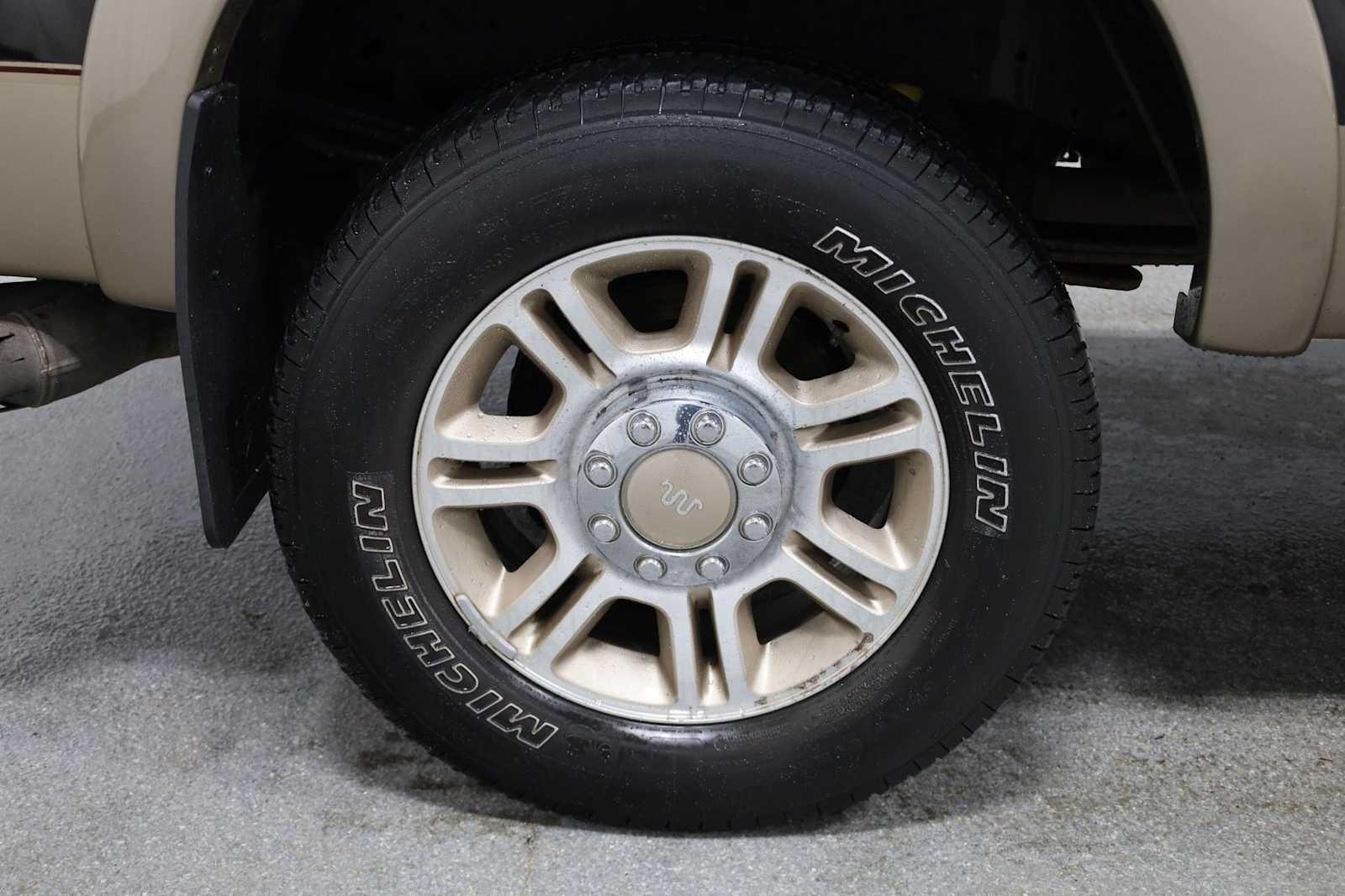 Thumbnail: 2014 Ford F-250 - 33