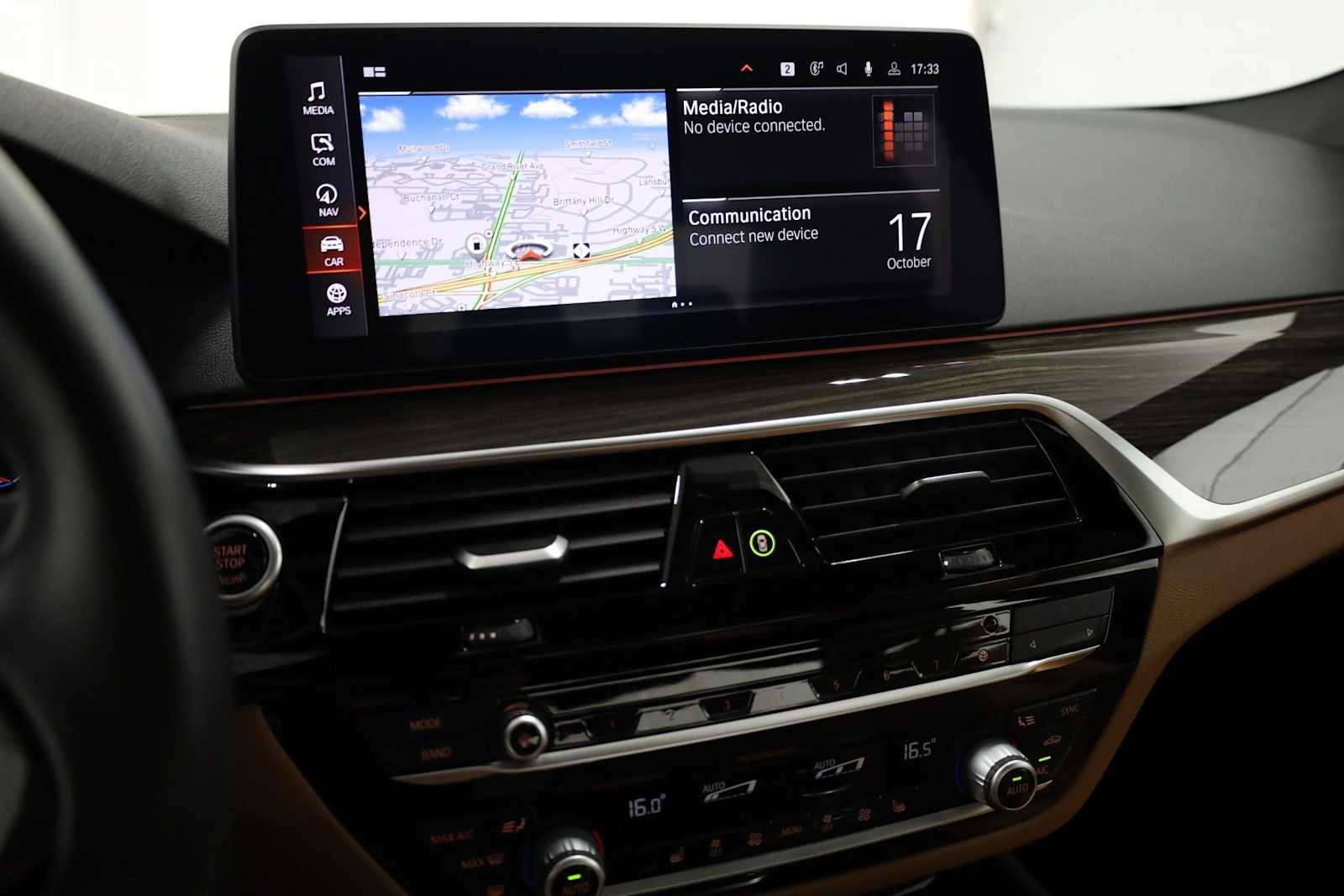 Thumbnail: 2022 BMW 5 Series - 30