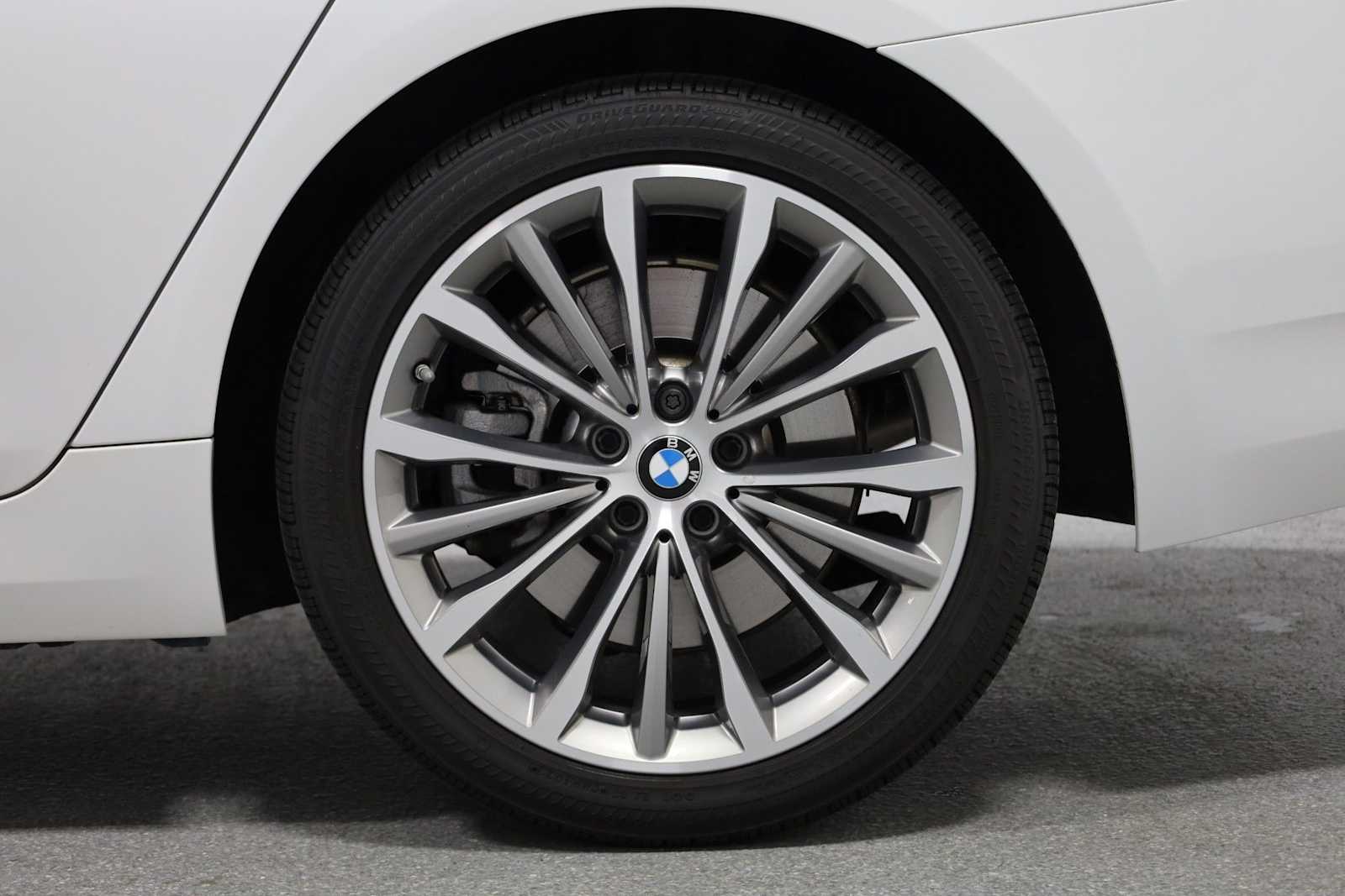 Thumbnail: 2022 BMW 5 Series - 37