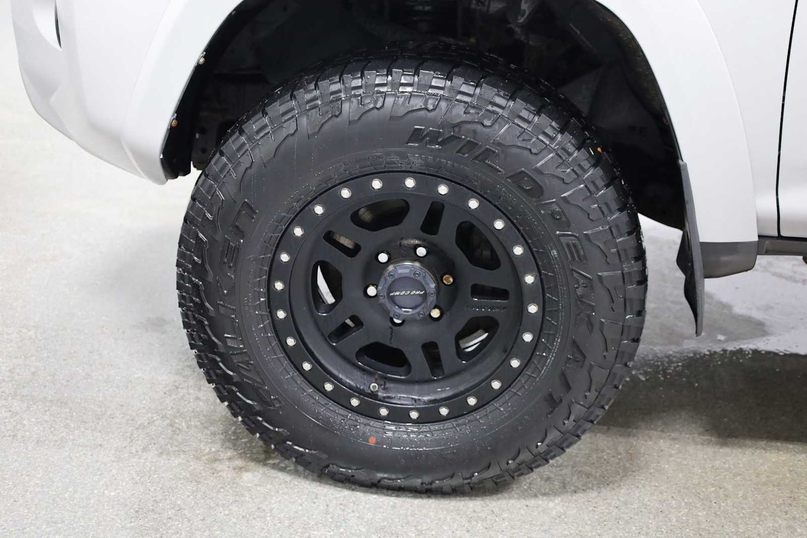 Thumbnail: 2014 Toyota 4Runner - 37