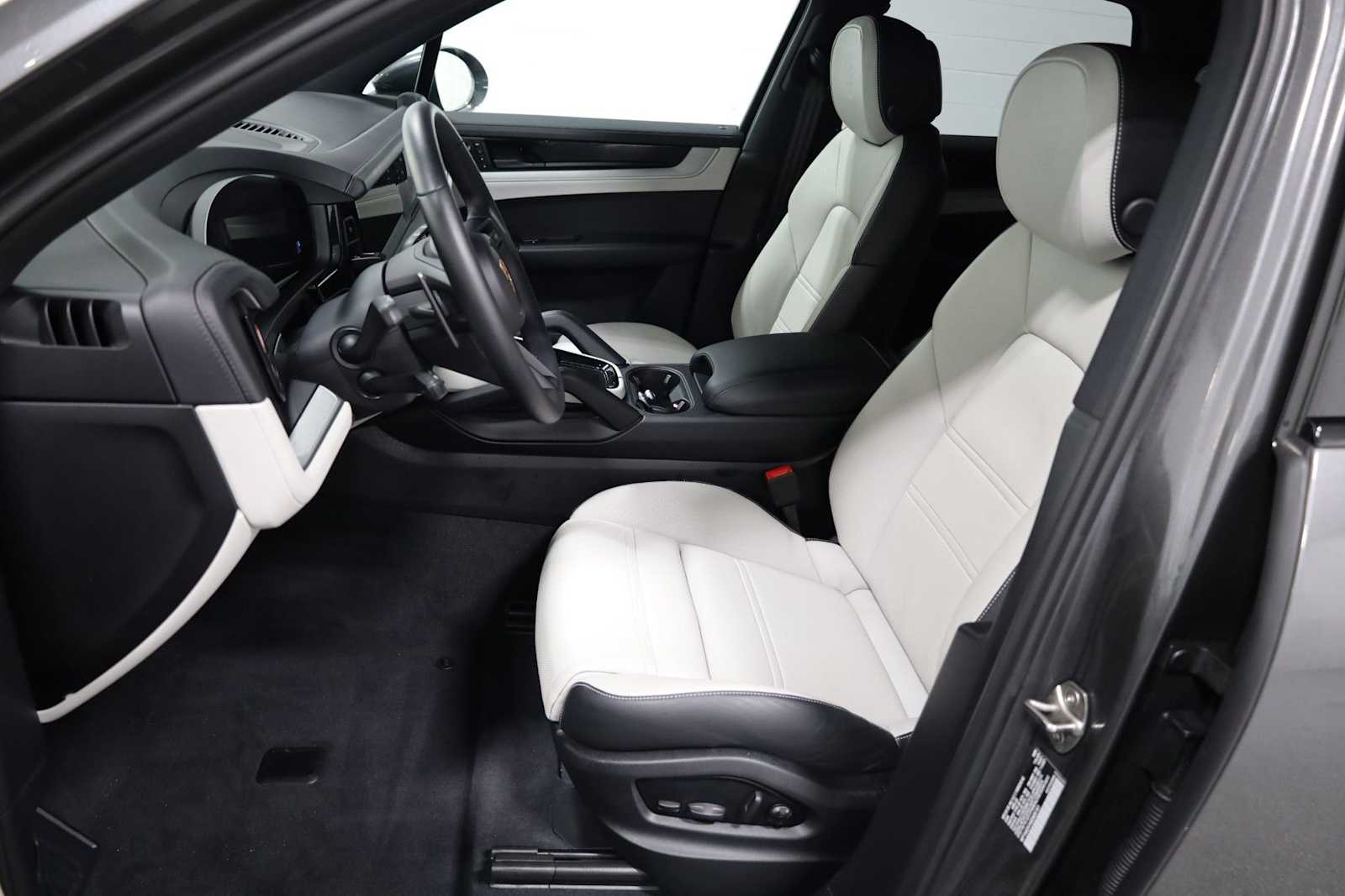 Thumbnail: 2025 Porsche Cayenne - 5