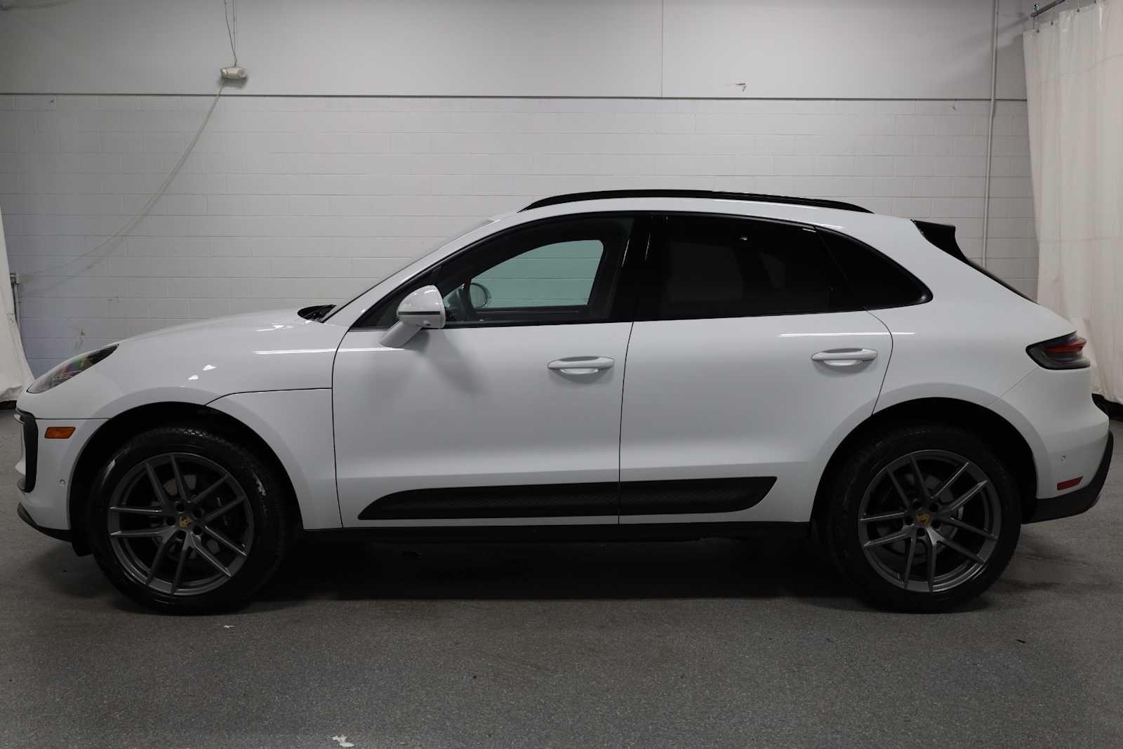 2023 Porsche Macan  2