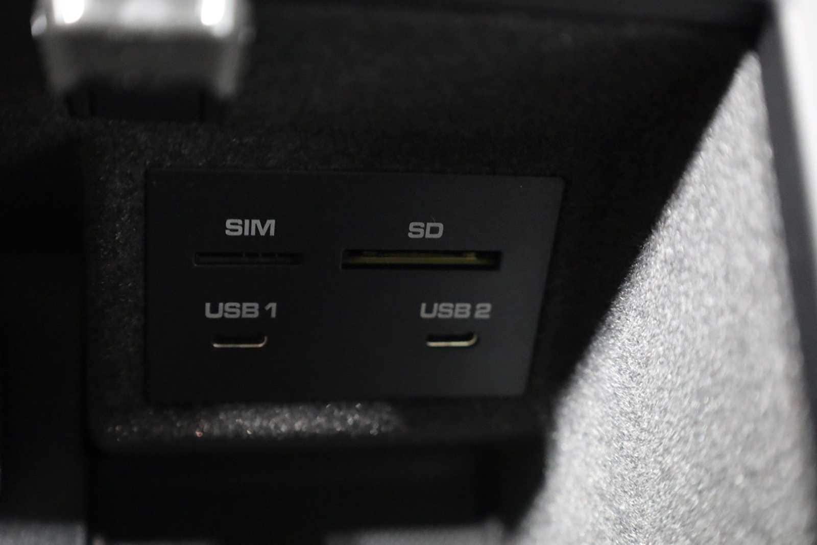 Thumbnail: 2025 Porsche Macan - 35