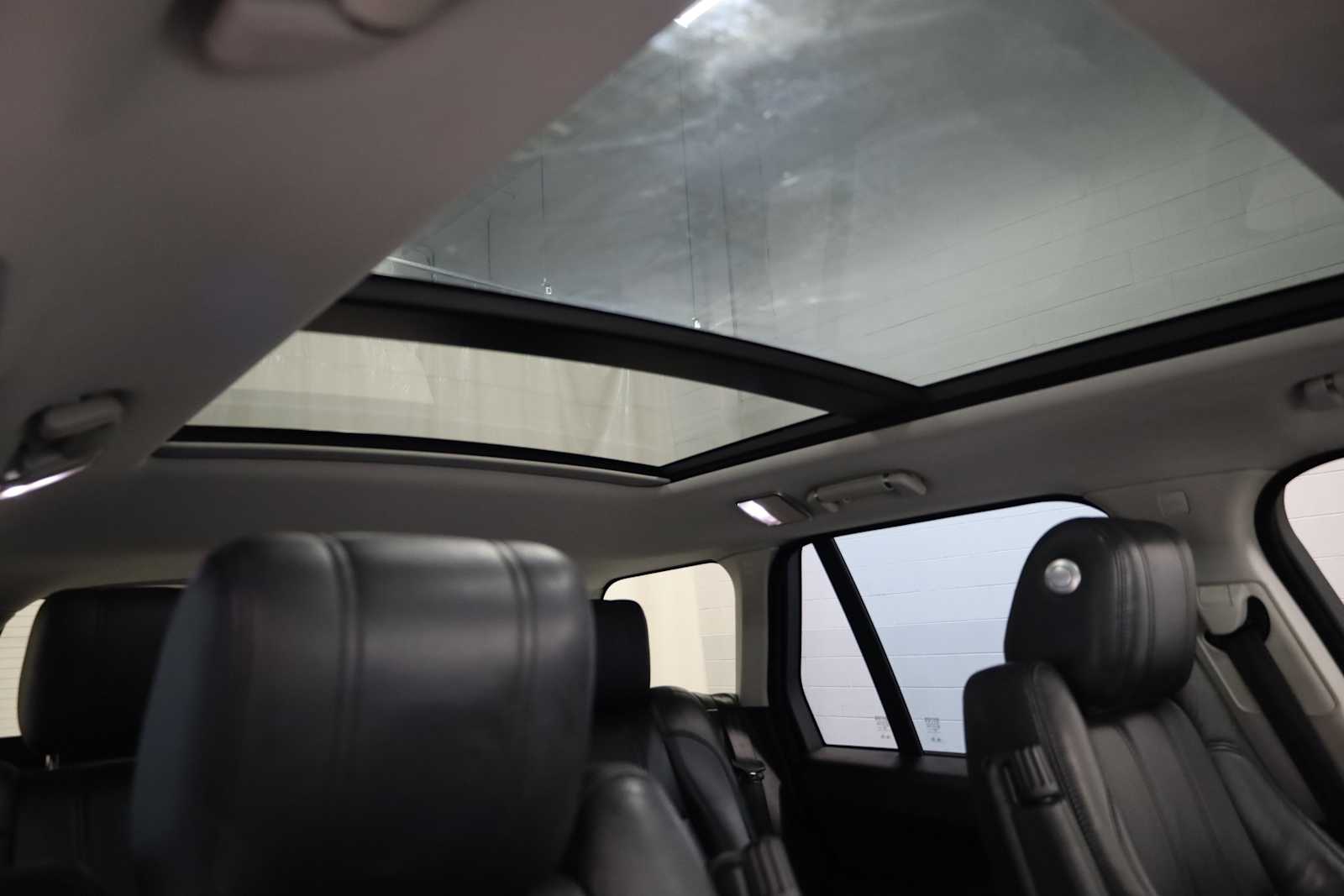 Thumbnail: 2015 Land Rover Range Rover - 19