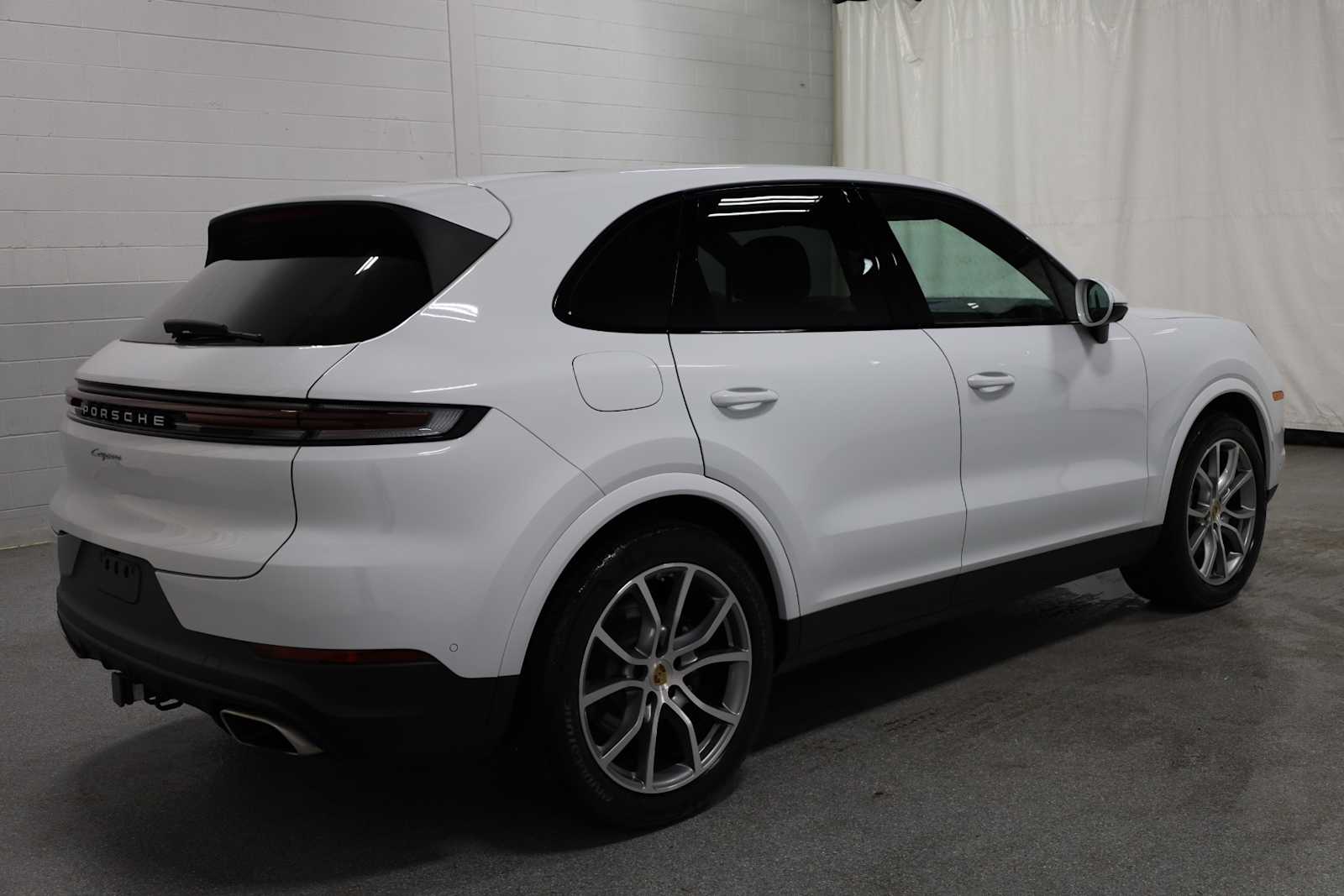 Thumbnail: 2024 Porsche Cayenne - 9