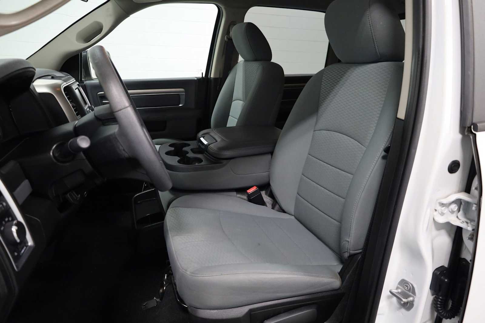 Thumbnail: 2019 RAM 1500 Classic - 5