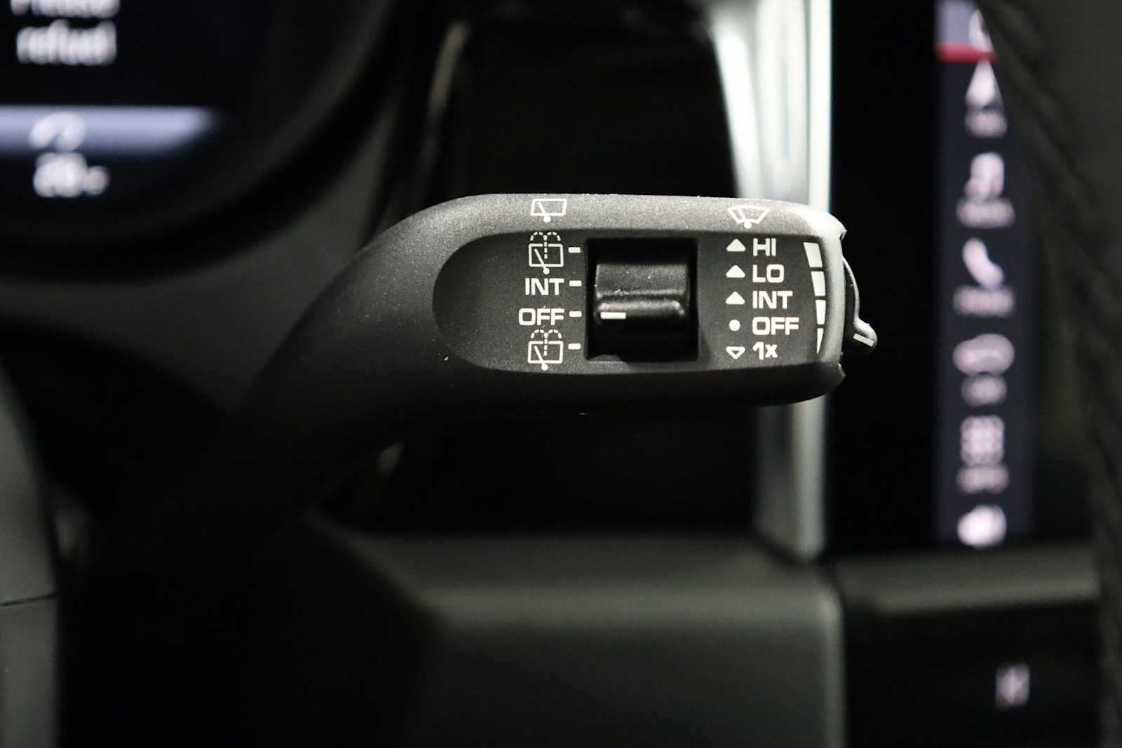 Thumbnail: 2026 Porsche Macan - 30