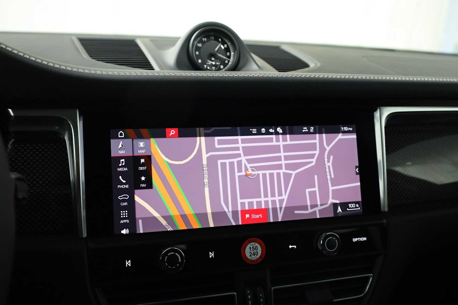 Thumbnail: 2026 Porsche Macan - 33