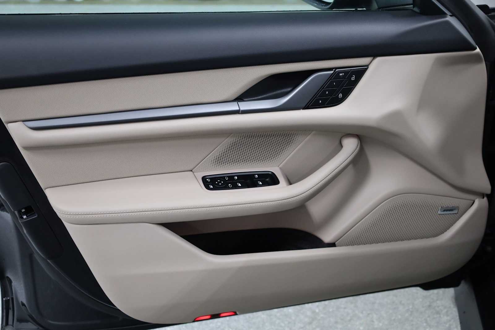 Thumbnail: 2025 Porsche Taycan - 16