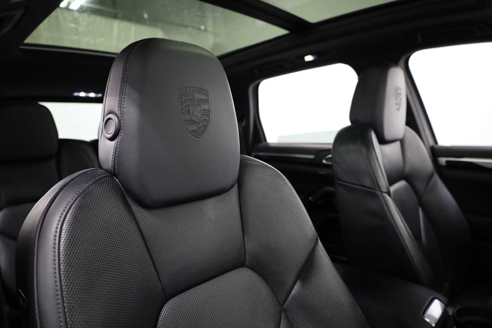 Thumbnail: 2017 Porsche Cayenne - 30