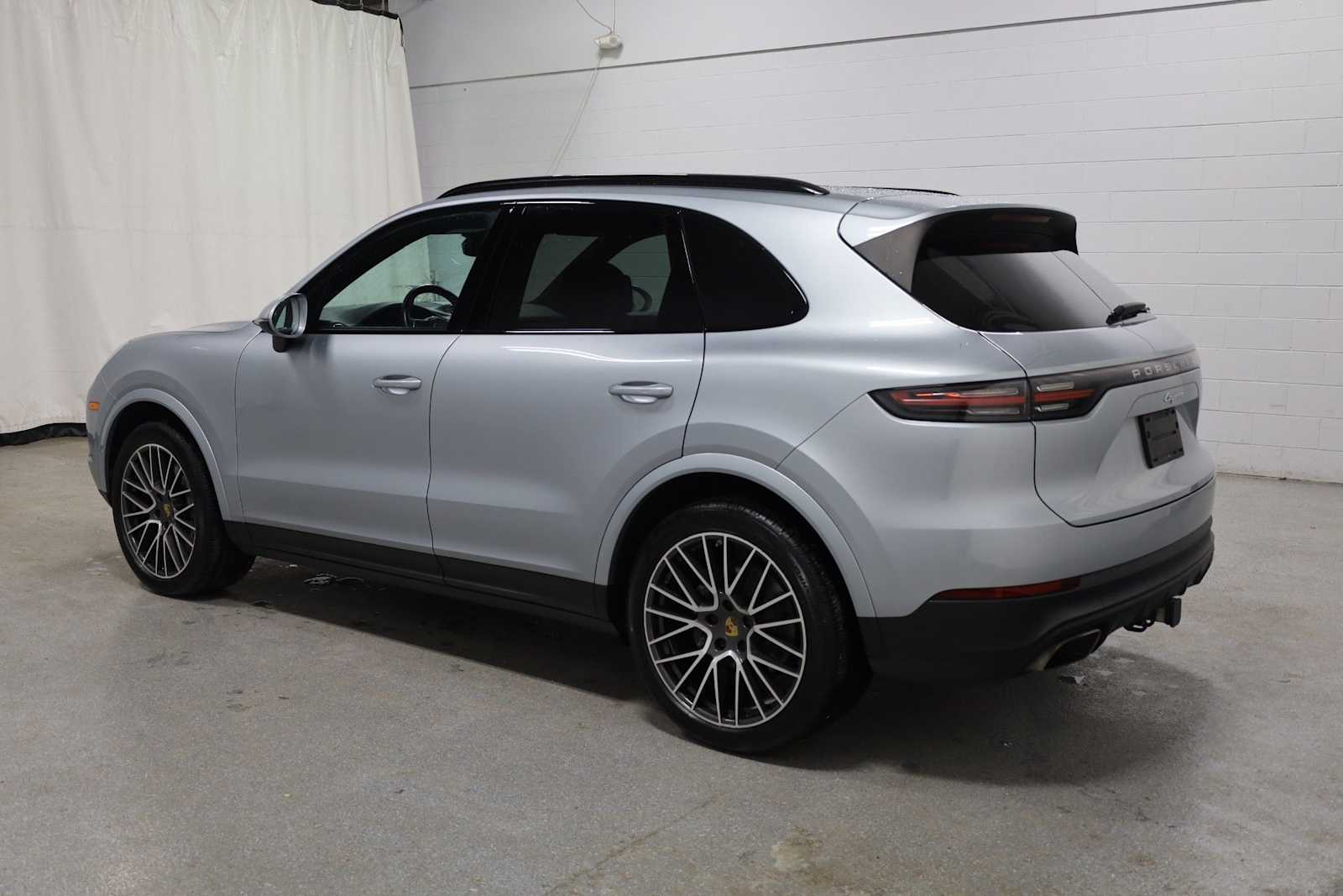 Thumbnail: 2021 Porsche Cayenne - 3