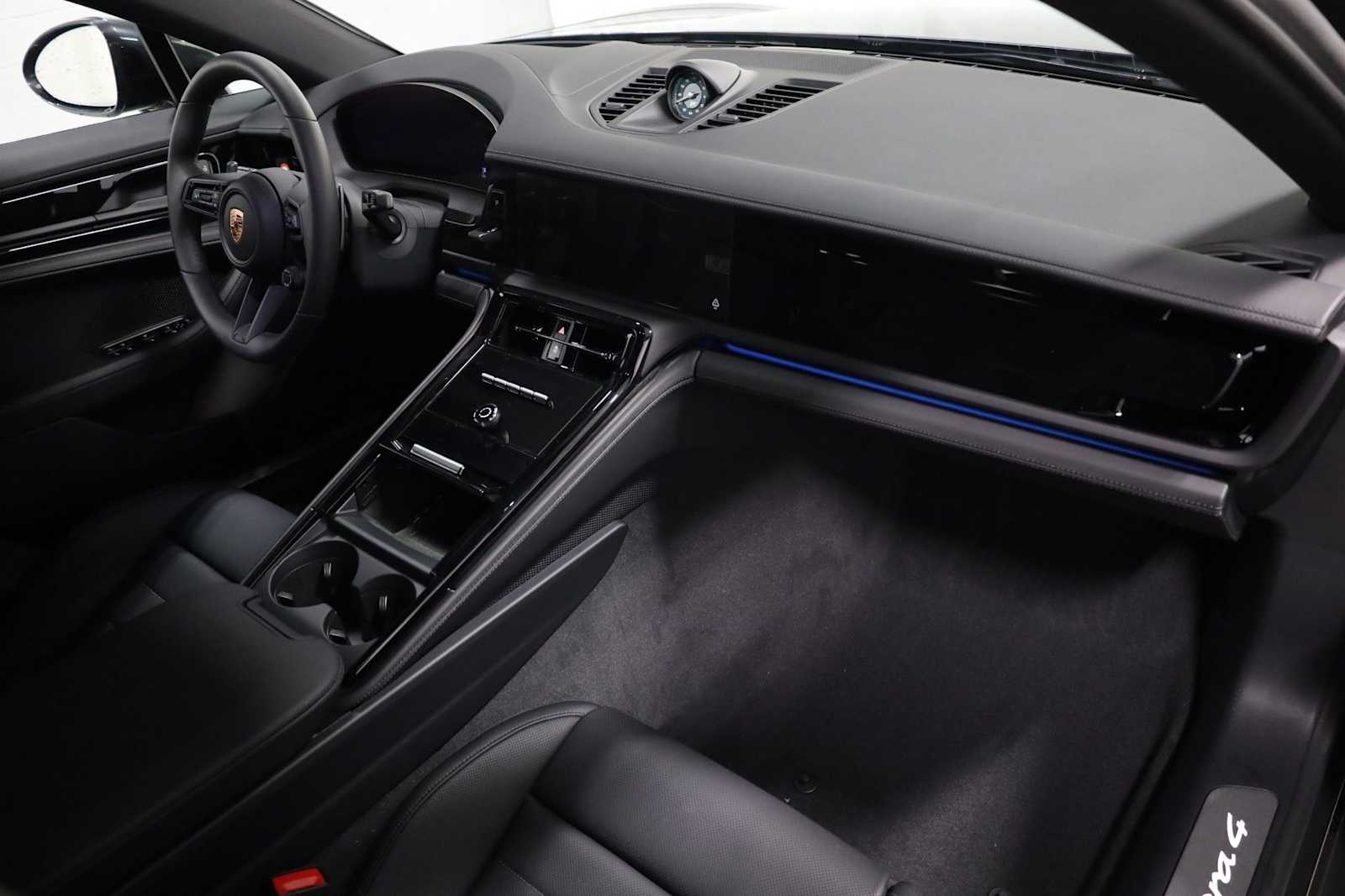 Thumbnail: 2026 Porsche Panamera - 6