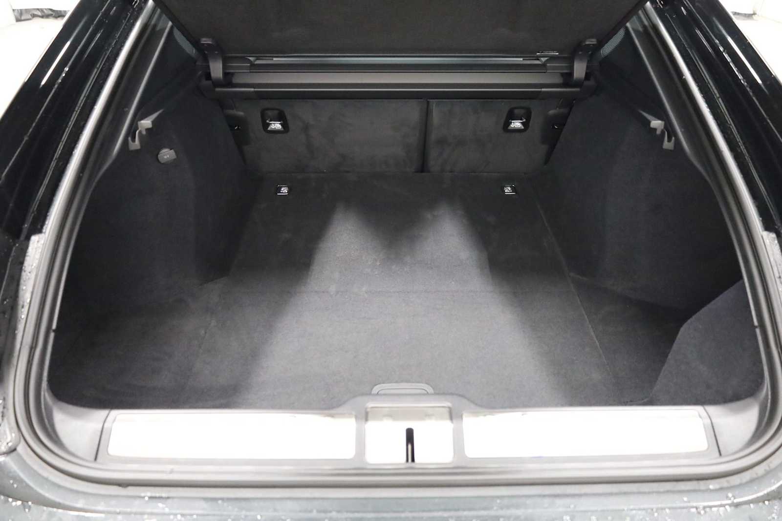 Thumbnail: 2026 Porsche Panamera - 41