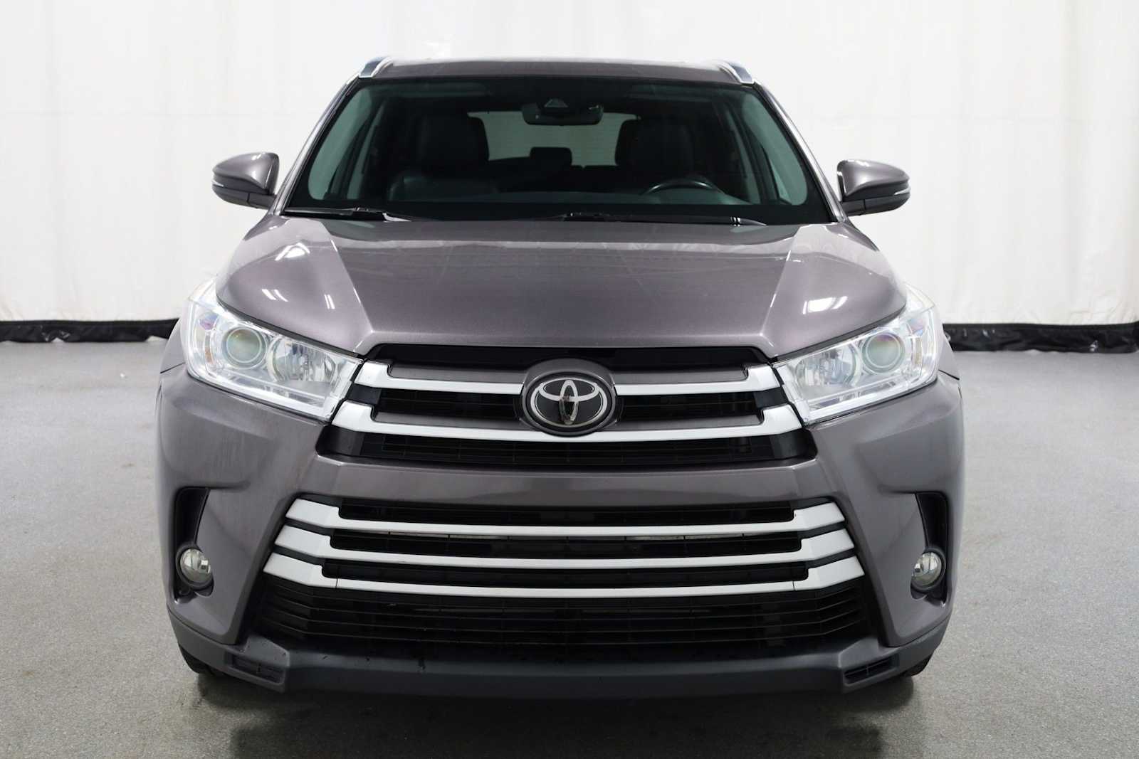 Thumbnail: 2019 Toyota Highlander - 14