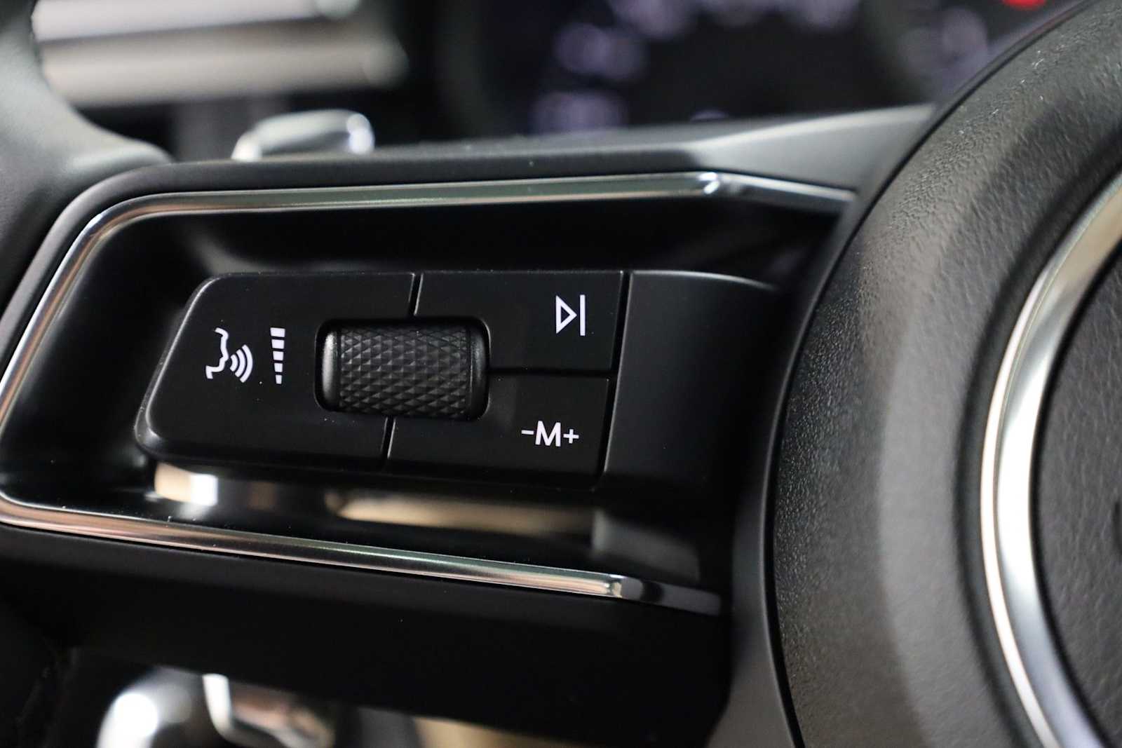 Thumbnail: 2026 Porsche Macan - 28