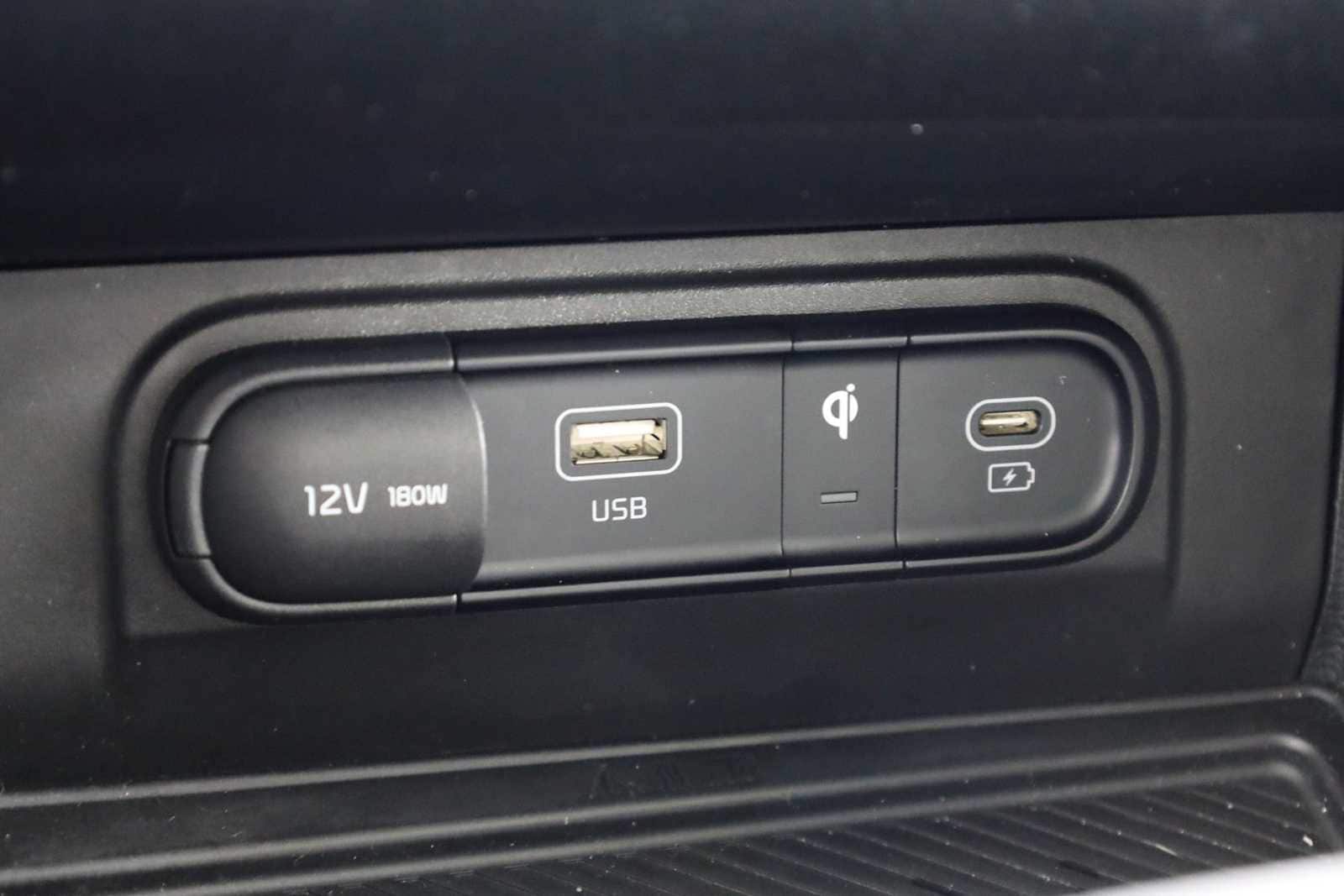 Thumbnail: 2023 Kia Sportage - 32