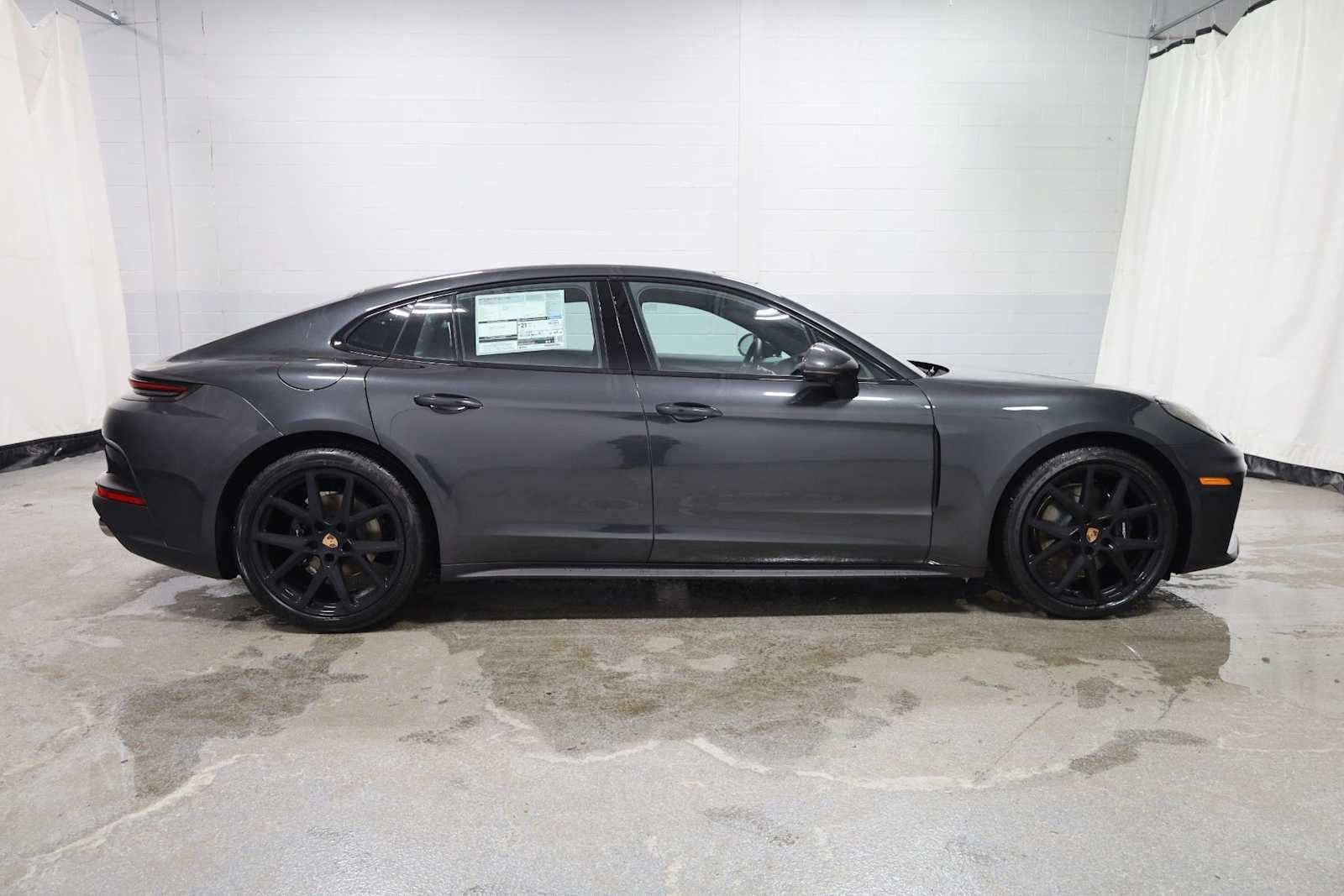 Thumbnail: 2026 Porsche Panamera - 10