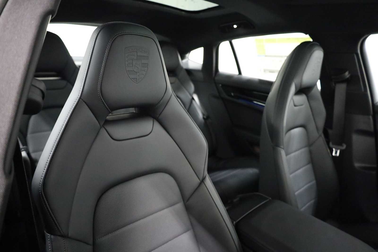 Thumbnail: 2026 Porsche Panamera - 22