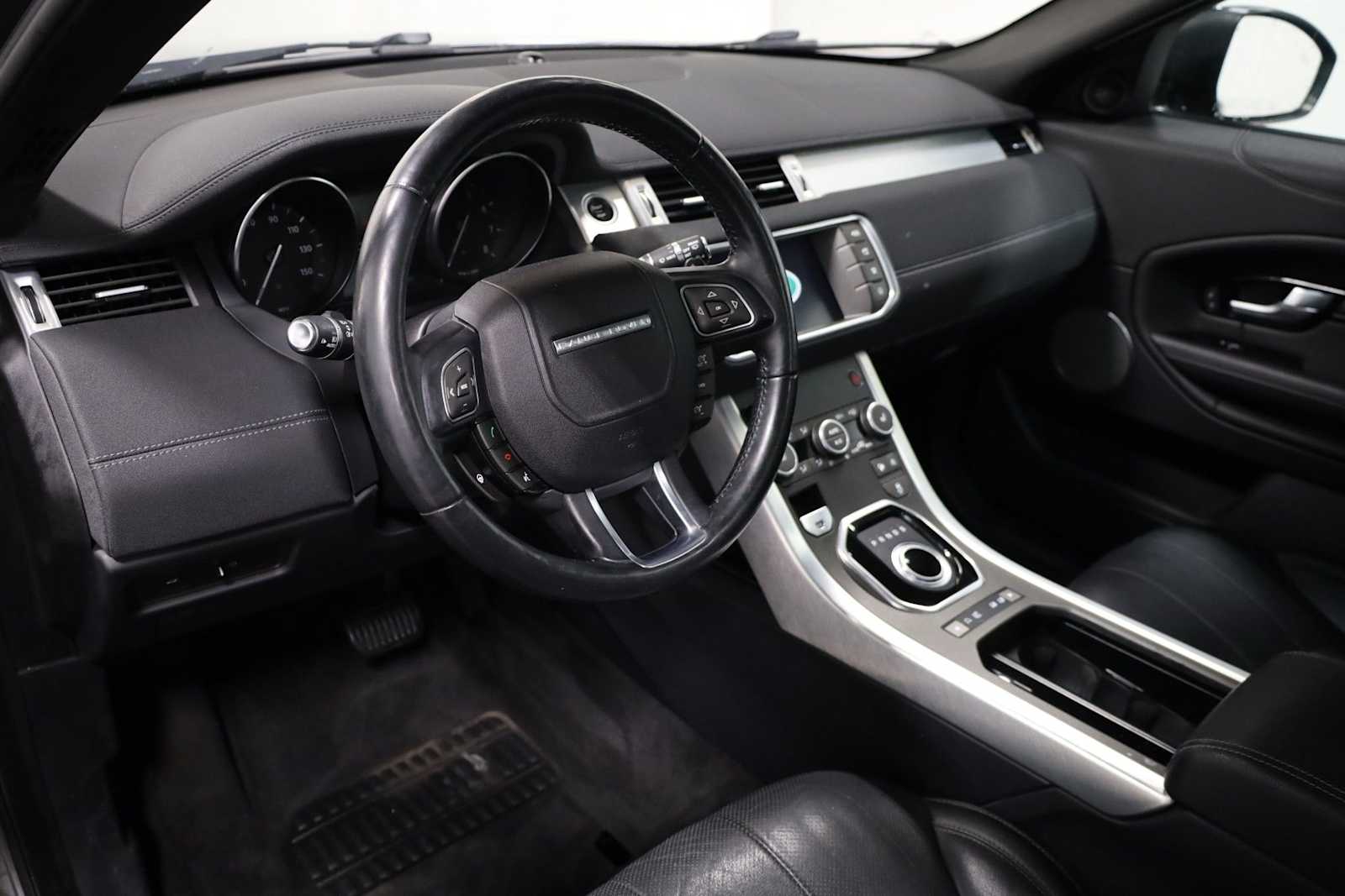 Thumbnail: 2017 Land Rover Range Rover Evoque - 4