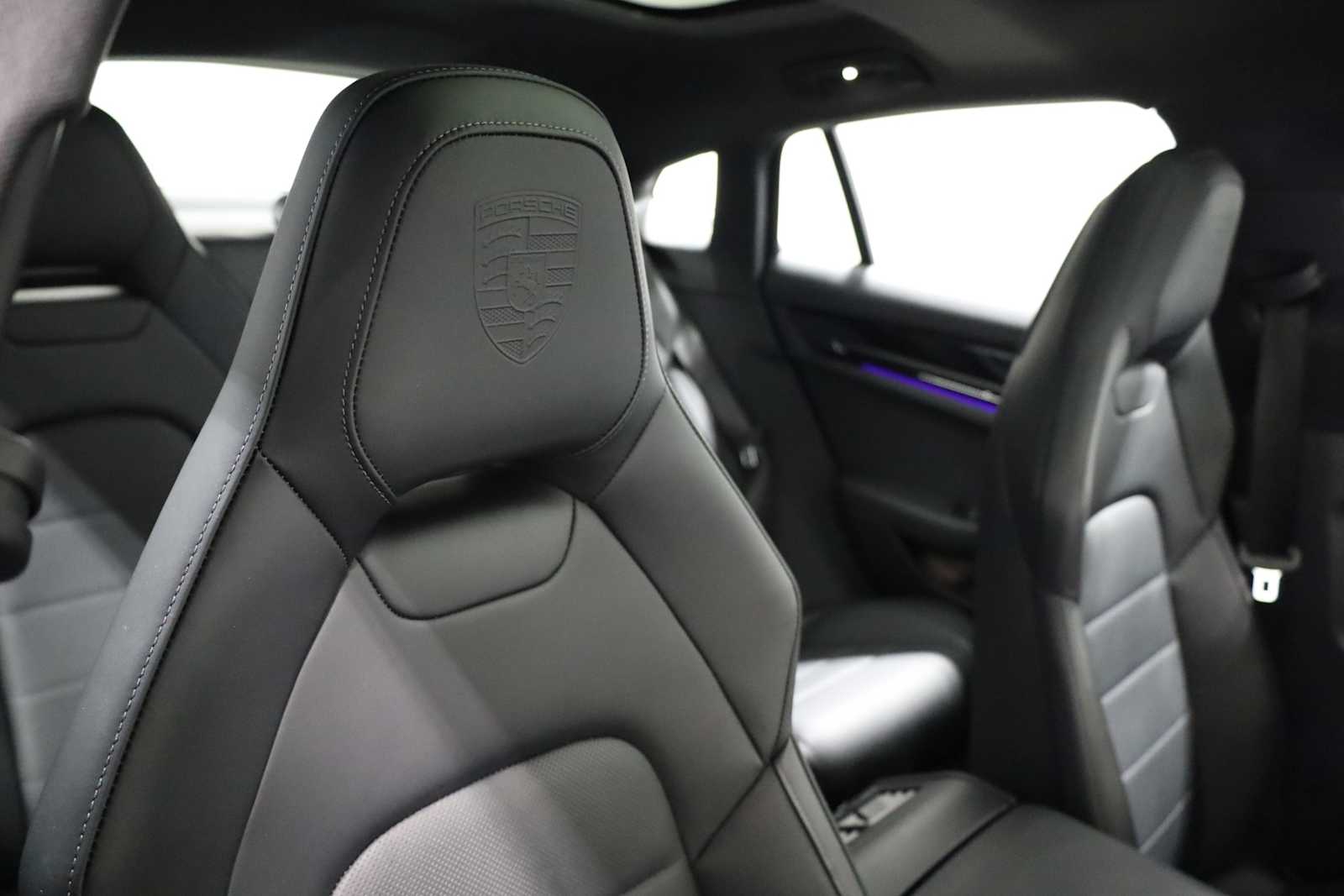 Thumbnail: 2025 Porsche Panamera - 21