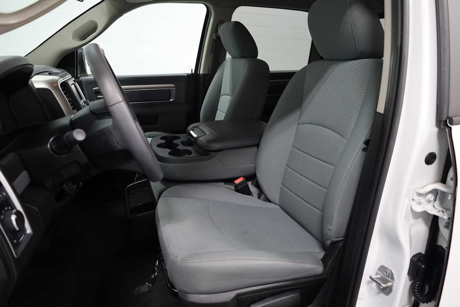 Thumbnail: 2019 RAM 1500 Classic - 5