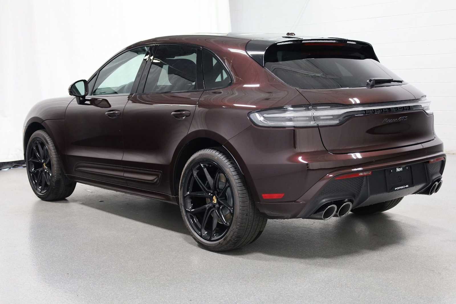 Thumbnail: 2025 Porsche Macan - 3