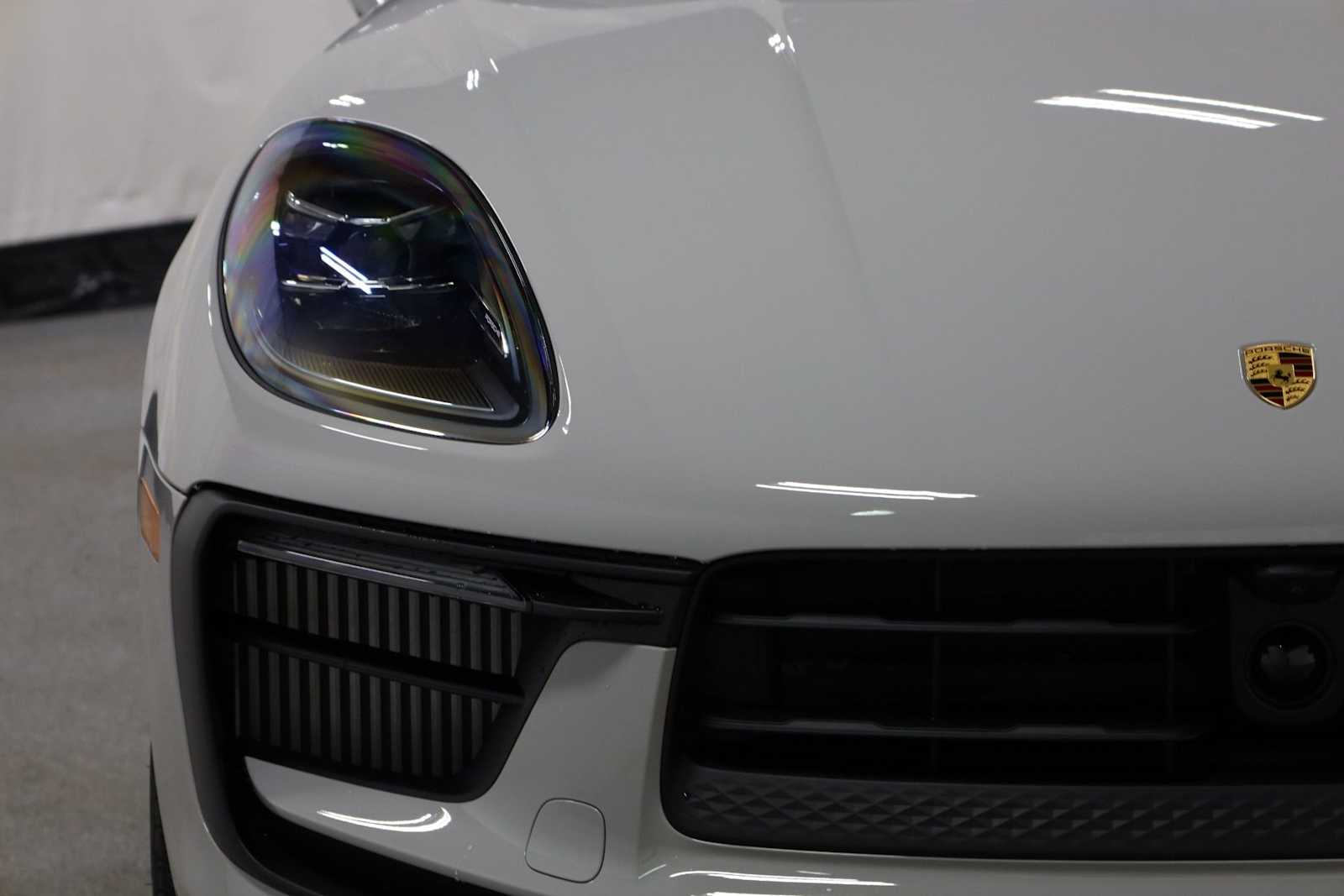 Thumbnail: 2026 Porsche Macan - 15