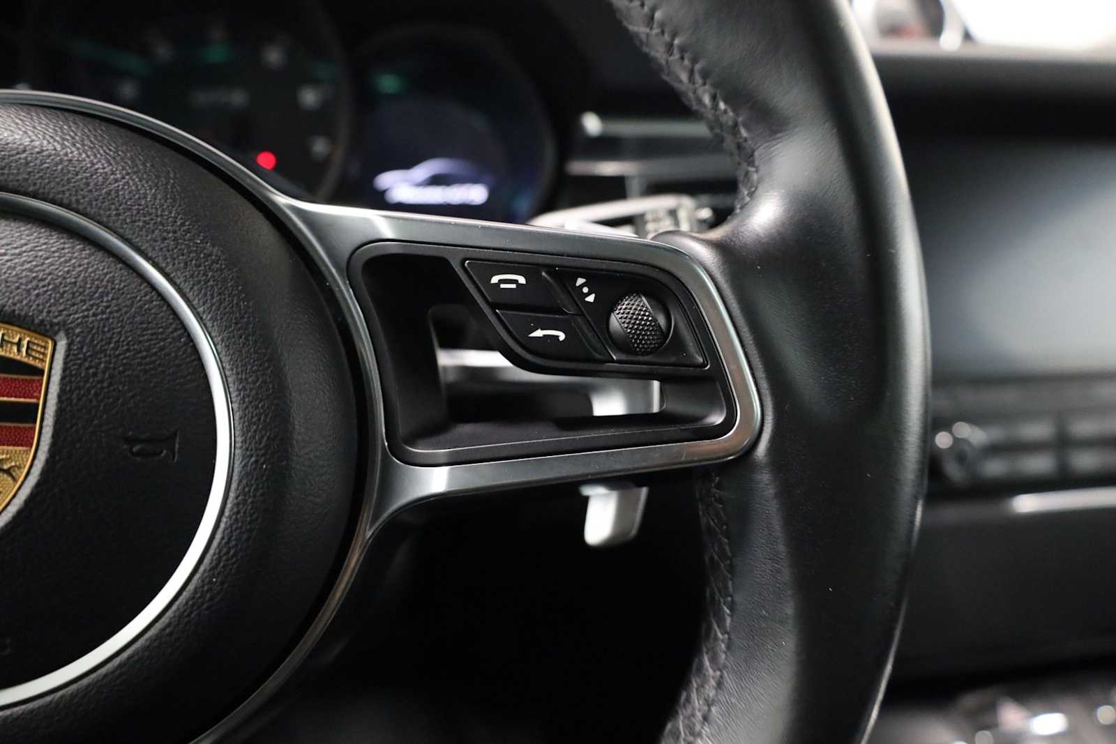 Thumbnail: 2018 Porsche Macan - 28