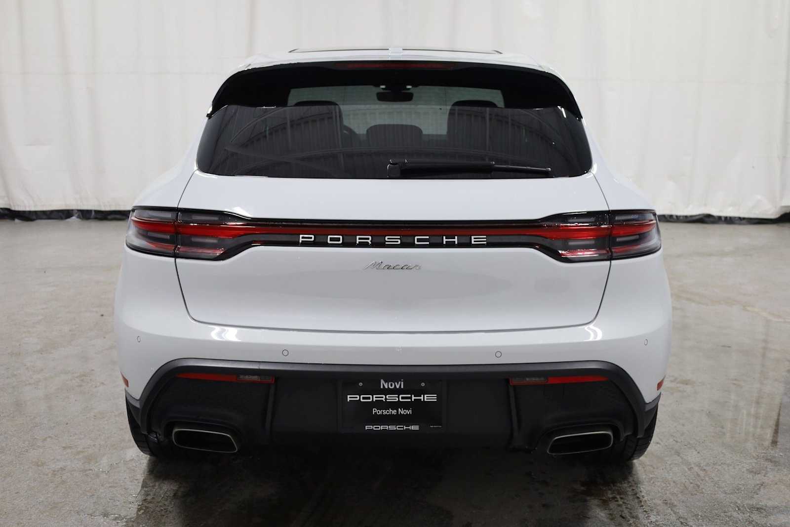 Thumbnail: 2026 Porsche Macan - 7