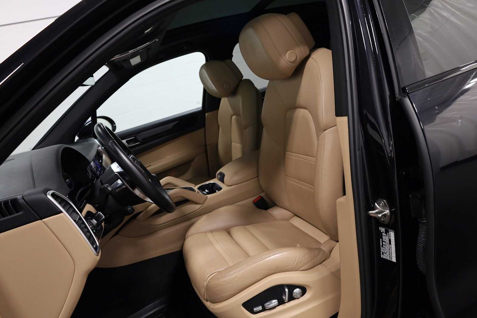 Thumbnail: 2019 Porsche Cayenne - 5