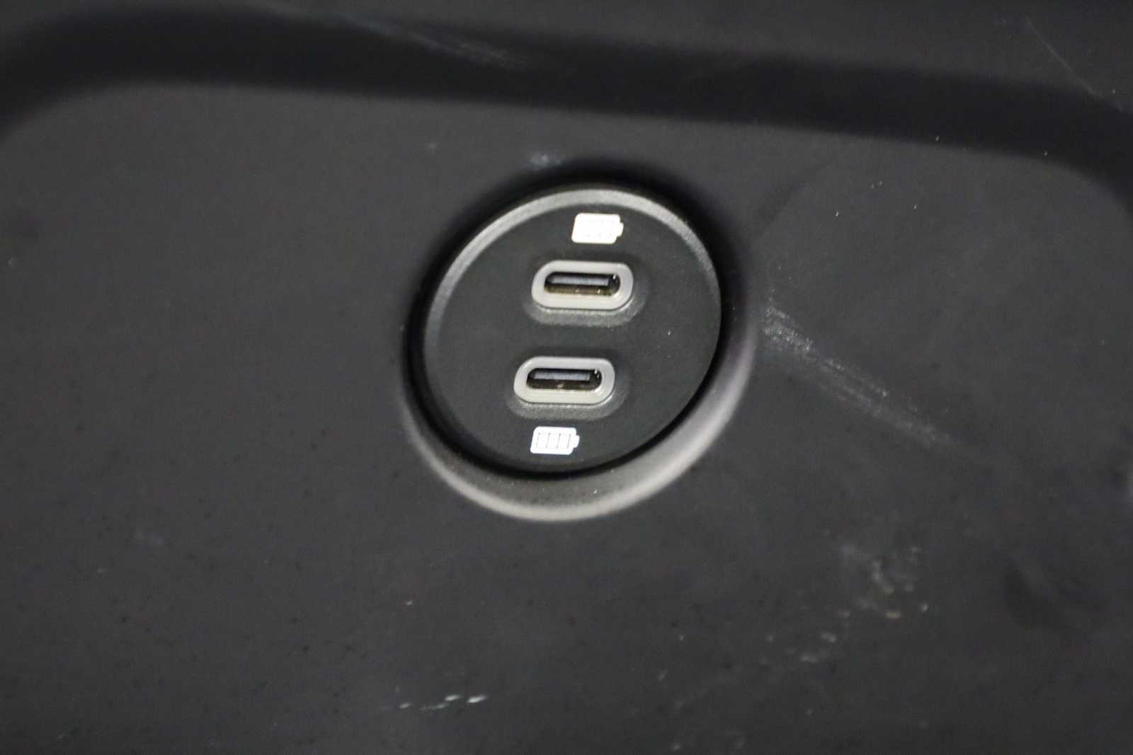 Thumbnail: 2025 Porsche Macan - 35