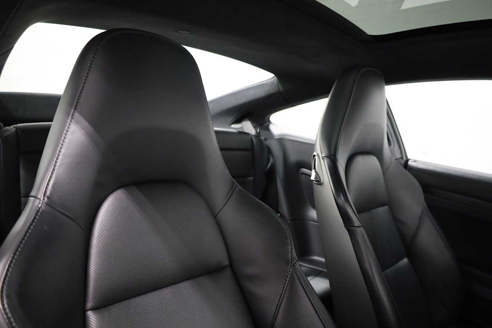 Thumbnail: 2019 Porsche 911 - 22