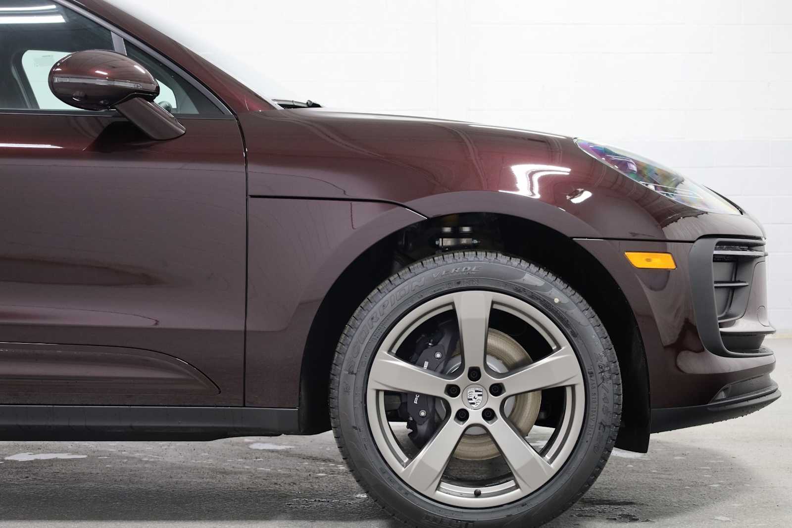 Thumbnail: 2025 Porsche Macan - 11