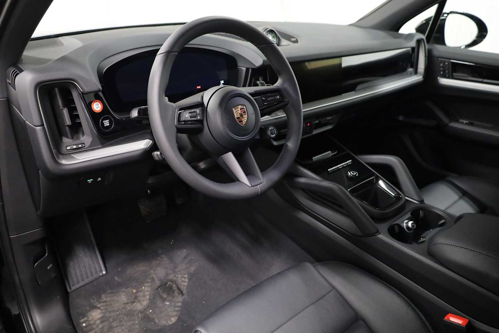 Thumbnail: 2026 Porsche Cayenne - 4