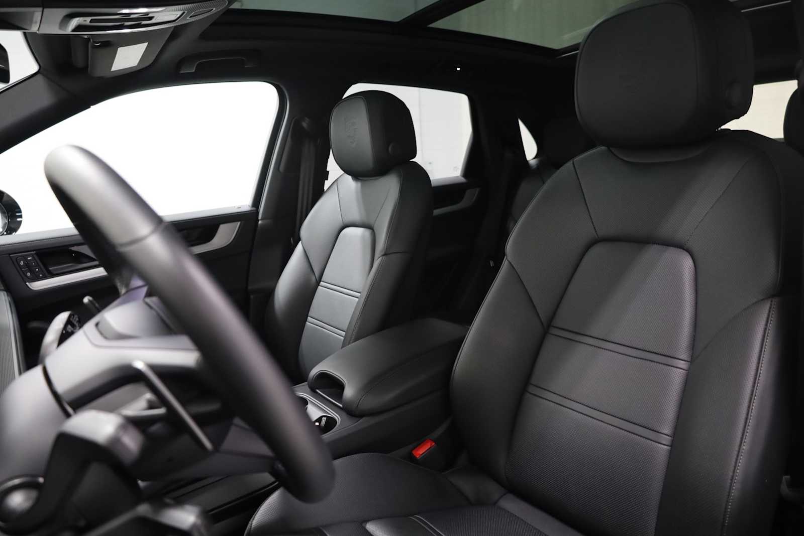 Thumbnail: 2025 Porsche Cayenne - 5