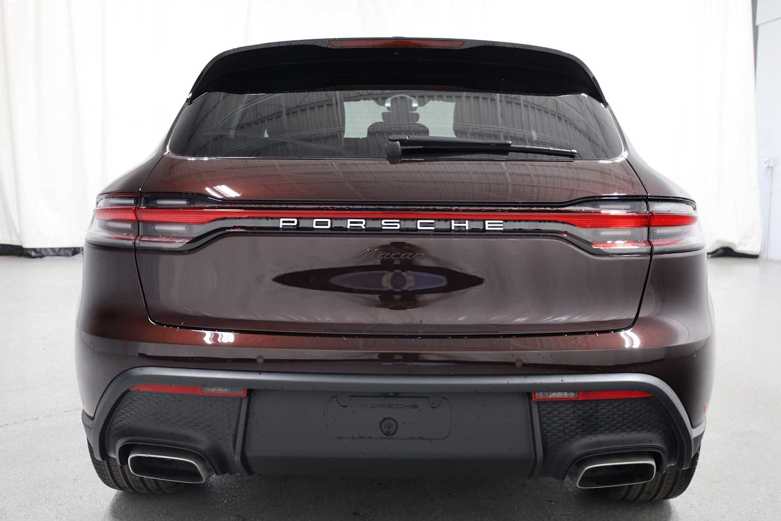 Thumbnail: 2025 Porsche Macan - 7